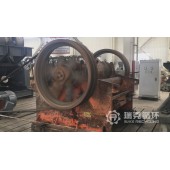 出售二手洛阳大华300 ×1300颚式破碎机